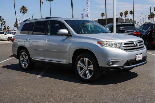 Classic Silver Metallic 2013 Toyota Highlander Limited