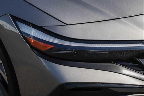 Fluid Metal 2024 Hyundai ELANTRA Limited
