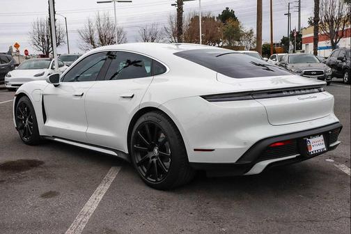 2021 Porsche Taycan Turbo