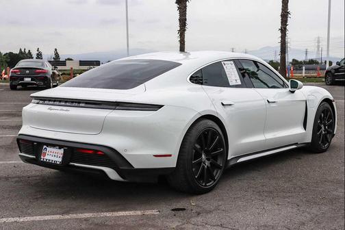 2021 Porsche Taycan Turbo