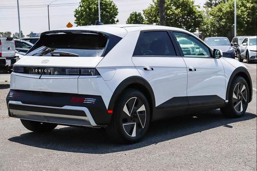 Atlas White 2026 Hyundai IONIQ 5 SEL