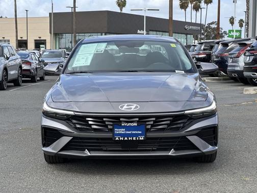 2025 Hyundai ELANTRA SEL