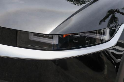 Abyss Black 2024 Hyundai IONIQ 5 SE