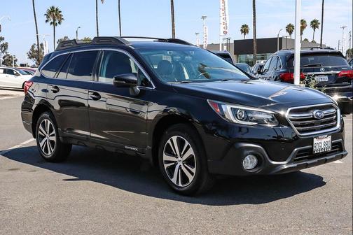 Crystal Black Silica 2018 Subaru Outback 3.6R Limited