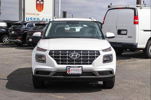 Lunar White 2026 Hyundai VENUE SEL
