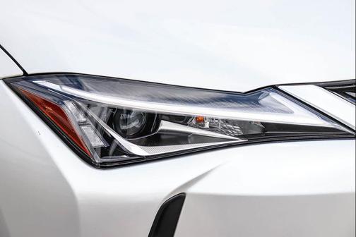 Eminent White Pearl 2022 Lexus UX 200 Base