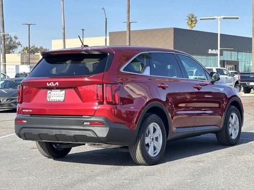 2023 Kia Sorento LX