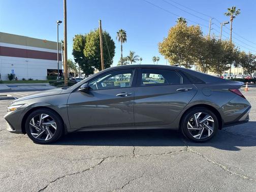 2025 Hyundai ELANTRA Sport