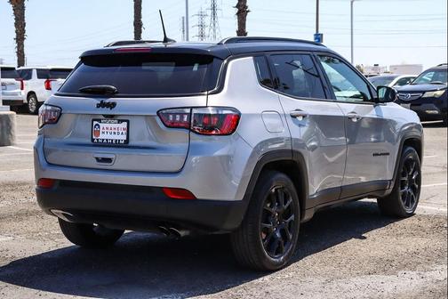 Billet Silver Metallic Clearcoat 2022 Jeep Compass Latitude