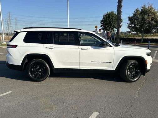 2024 Jeep Grand Cherokee L Altitude