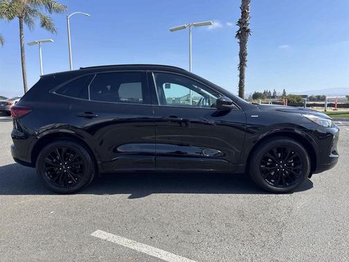 2024 Ford Escape ST-Line Elite