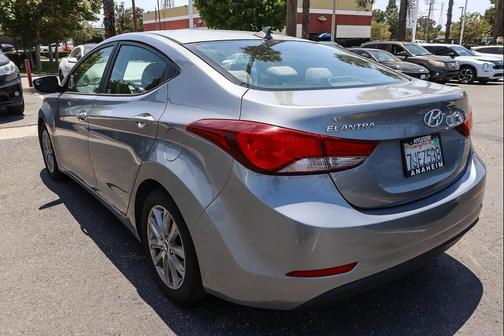 Titanium Gray Metallic 2014 Hyundai ELANTRA SE