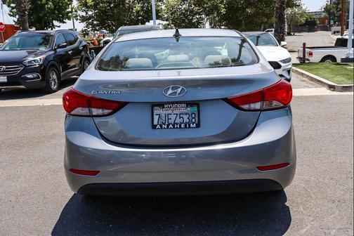 Titanium Gray Metallic 2014 Hyundai ELANTRA SE