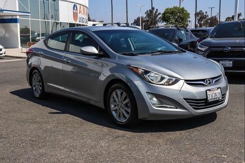 Titanium Gray Metallic 2014 Hyundai ELANTRA SE