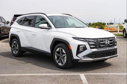 Serenity White Pearl 2026 Hyundai TUCSON SEL Premium