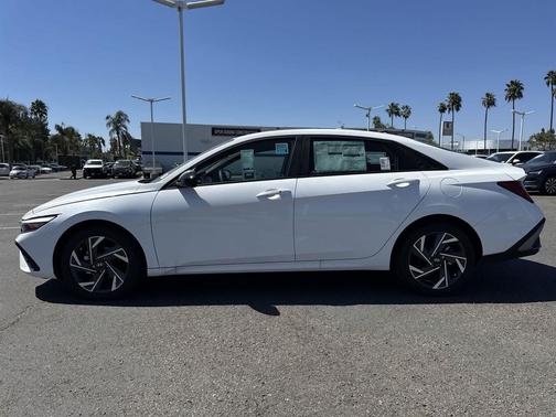 2025 Hyundai ELANTRA HEV SEL Sport