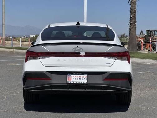 2025 Hyundai ELANTRA HEV SEL Sport