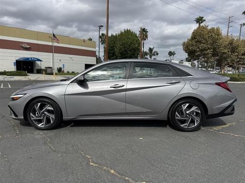 2025 Hyundai ELANTRA SEL