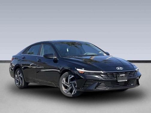 2025 Hyundai ELANTRA SEL