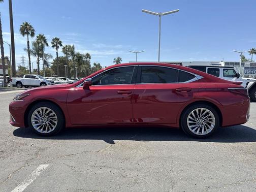 2025 Lexus ES 300h Luxury