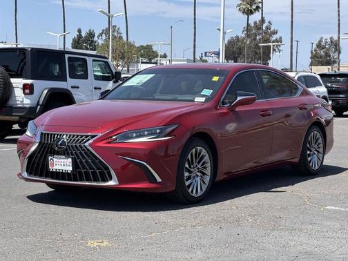 2025 Lexus ES 300h Luxury