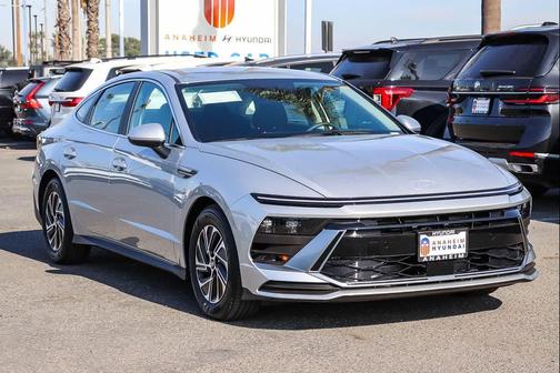2026 Hyundai SONATA Hybrid Base