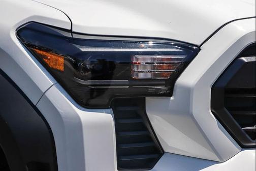 Ice Cap 2024 Toyota Tacoma Hybrid TRD Off Road
