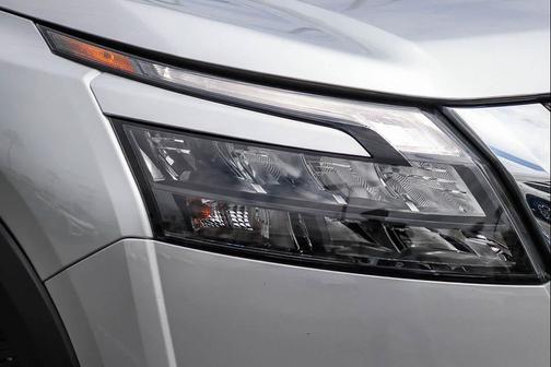 Brilliant Silver Metallic 2023 Nissan Pathfinder SV FWD