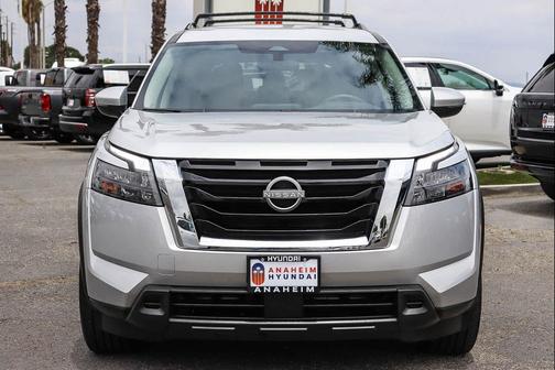 Brilliant Silver Metallic 2023 Nissan Pathfinder SV FWD