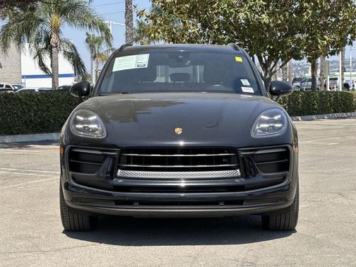 2022 Porsche Macan Base