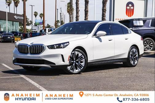 Alpine White 2024 BMW 530 530i