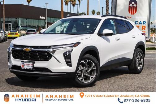 Summit White 2024 Chevrolet Trax LT