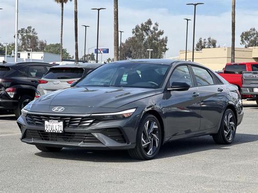 2025 Hyundai ELANTRA HEV SEL Sport