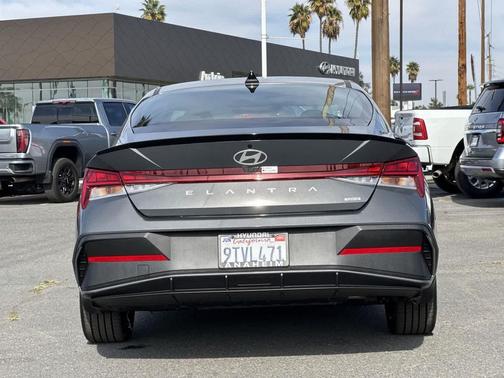 2025 Hyundai ELANTRA HEV SEL Sport