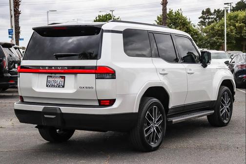 Eminent White Pearl 2025 Lexus GX 550 Premium+