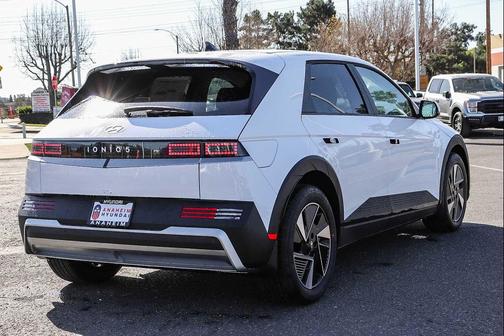 2026 Hyundai IONIQ 5 SE