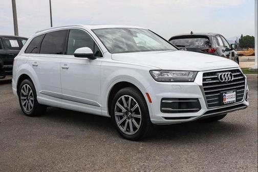White 2017 Audi Q7 3.0T Premium