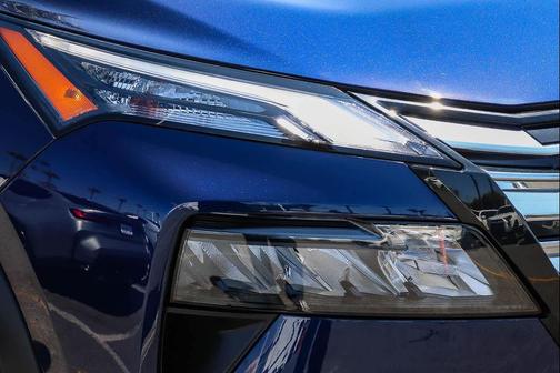 Deep Ocean Blue Pearl 2025 Nissan Rogue SV