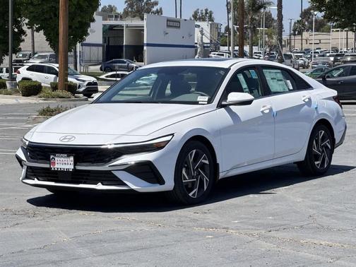 2025 Hyundai ELANTRA SEL