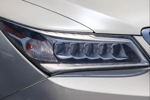 White 2016 Acura MDX 3.5L w/Technology Package