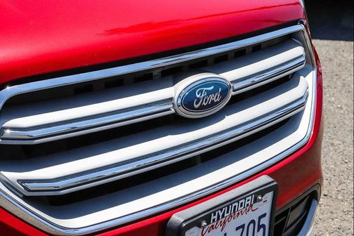 Ruby Red Metallic Tinted Clearcoat 2019 Ford Escape SEL