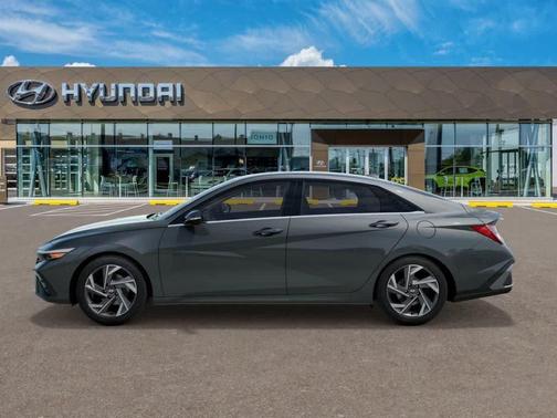2025 Hyundai ELANTRA Limited