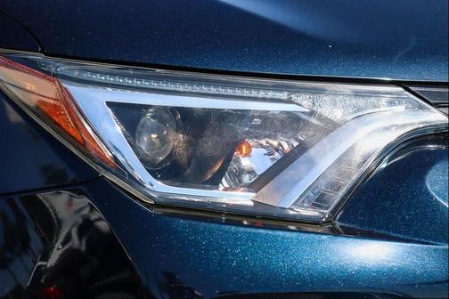 Galactic Aqua Mica 2018 Toyota RAV4 XLE