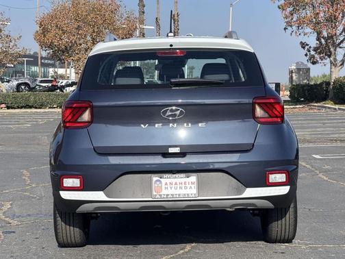 2026 Hyundai VENUE SEL w/Two-Tone Roof