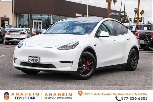 White 2023 Tesla Model Y Performance Dual Motor All-Wheel Drive