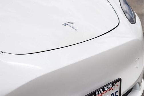 White 2023 Tesla Model Y Performance Dual Motor All-Wheel Drive