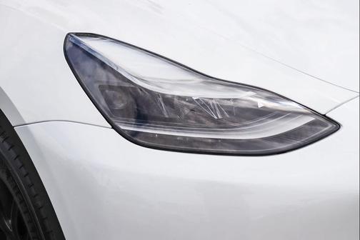 White 2023 Tesla Model Y Performance Dual Motor All-Wheel Drive