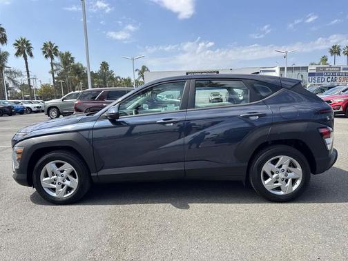 2025 Hyundai KONA SE
