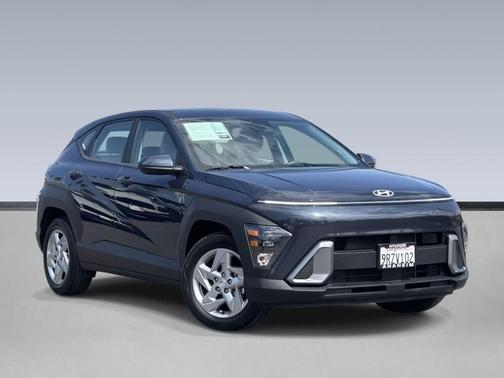 2025 Hyundai KONA SE