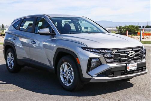 Shimmering Silver 2026 Hyundai TUCSON SE